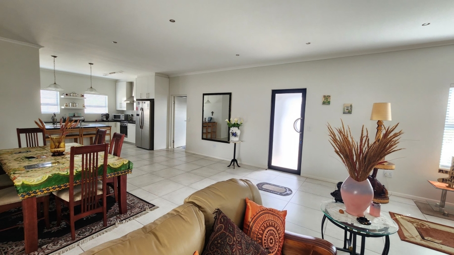 3 Bedroom Property for Sale in Country Club Western Cape